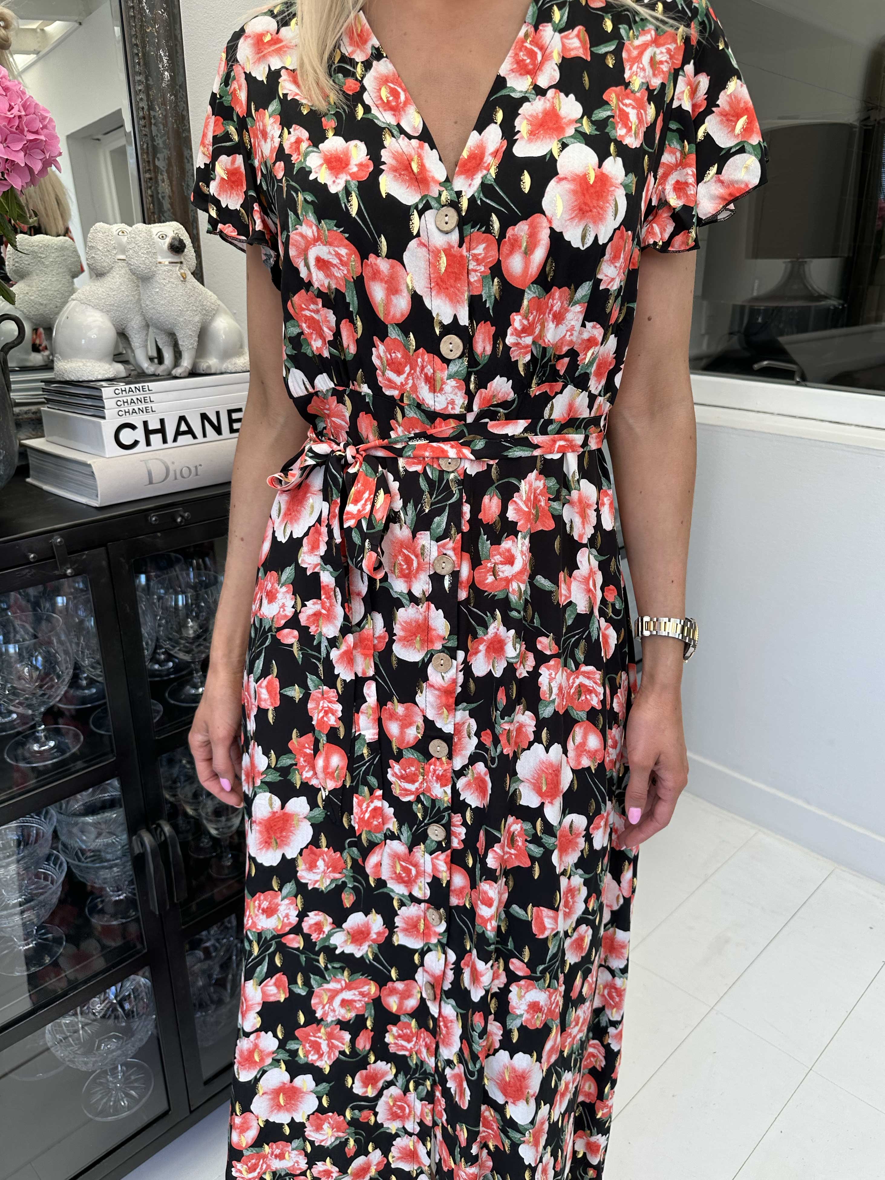 Marlie - Blomstret kjole med bindebånd og gulddetaljer